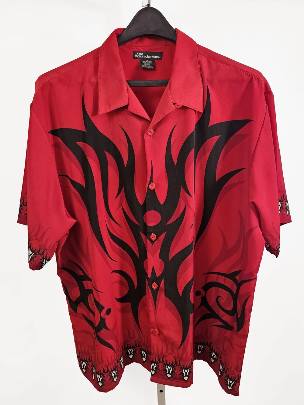 Red Black Tribal Flame XL Vintage 90s Y2K No Boundaries Button Down Shirt
